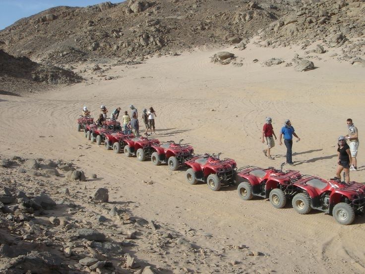 Quad dans le désert de Marsa Alam (matin) Quad dans le désert de Marsa Alam (matin)